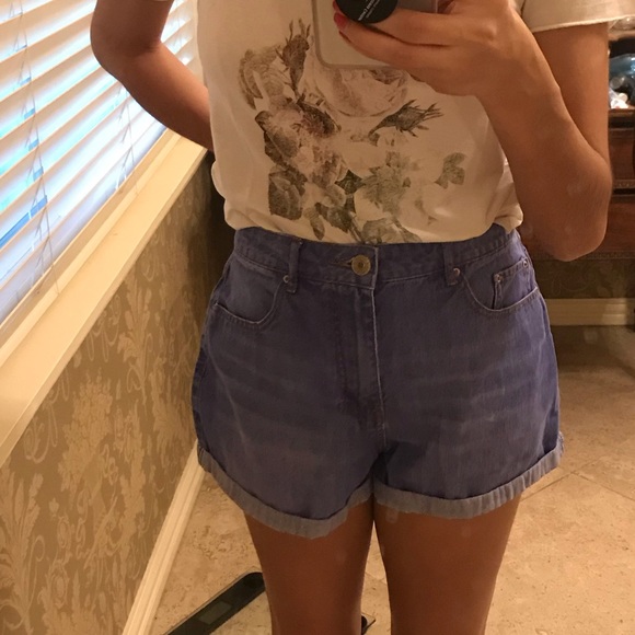 High-Waisted Denim Shorts - Picture 3 of 4